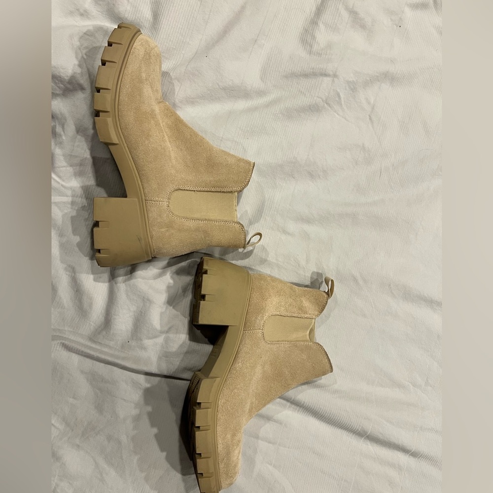 Tan steve madden chelsea boots